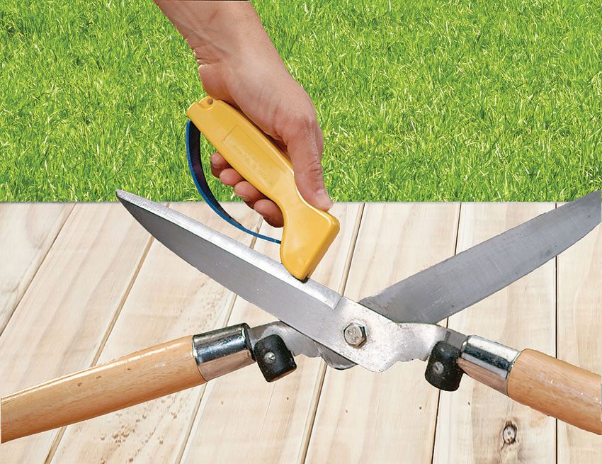 AccuSharp ShearSharp Scissor Sharpener